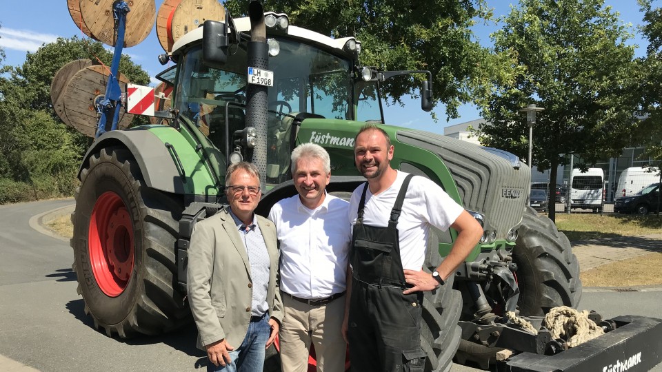 Minister Pinkwart besucht Projekt zum Glasfaserausbau in Senden